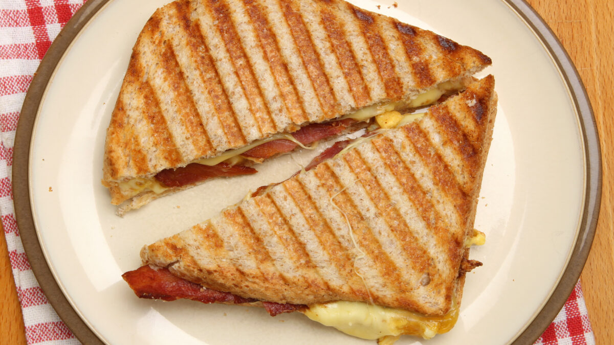 Keto toast baseret på 90 sekunders bolle