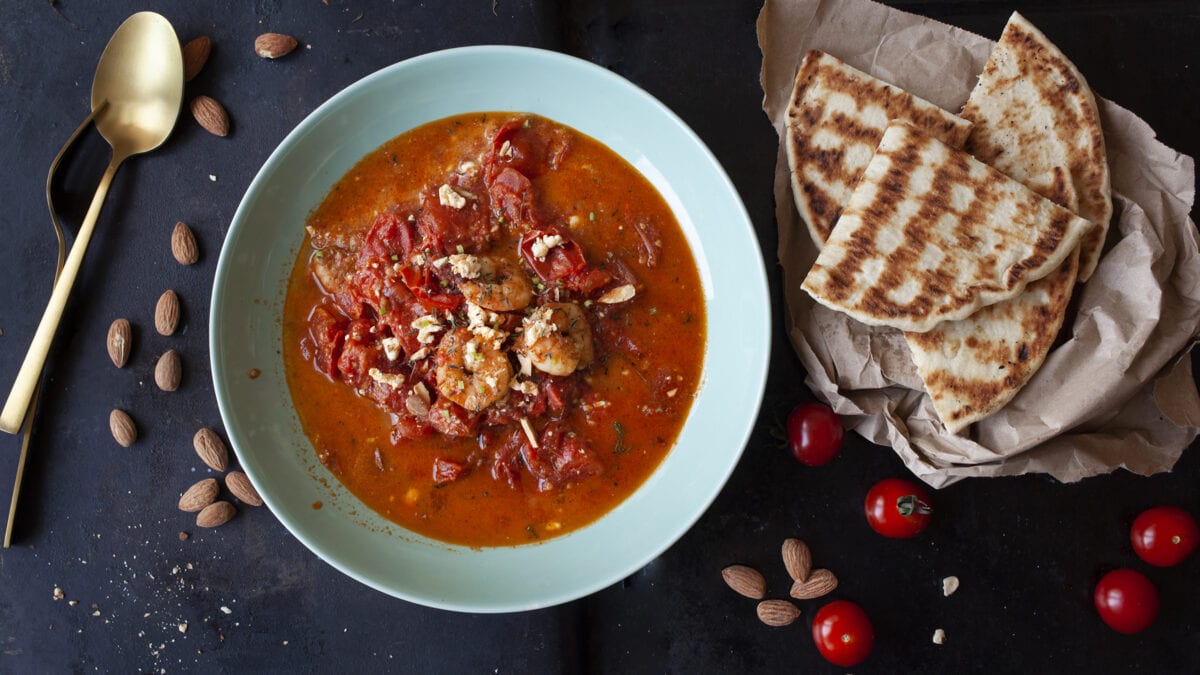 Græsk saganaki m. tigerrejer og keto fladbrød